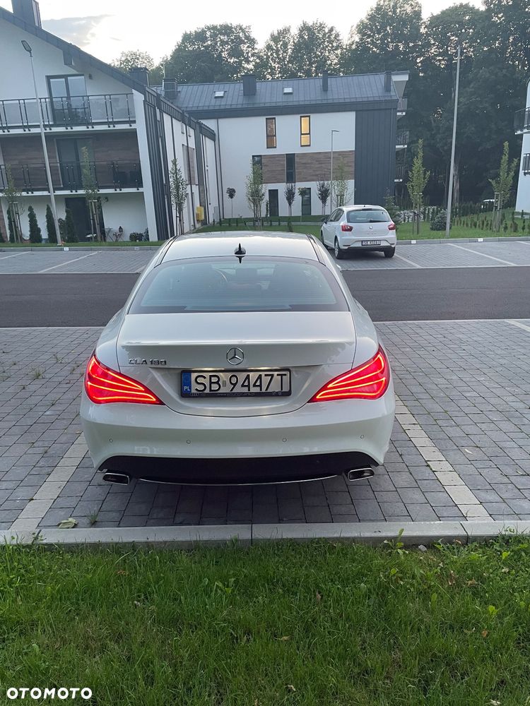 Mercedes-Benz CLA 180 7G-DCT Urban - 15