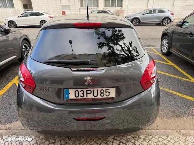 Peugeot 208 1.2 PureTech Active - 11