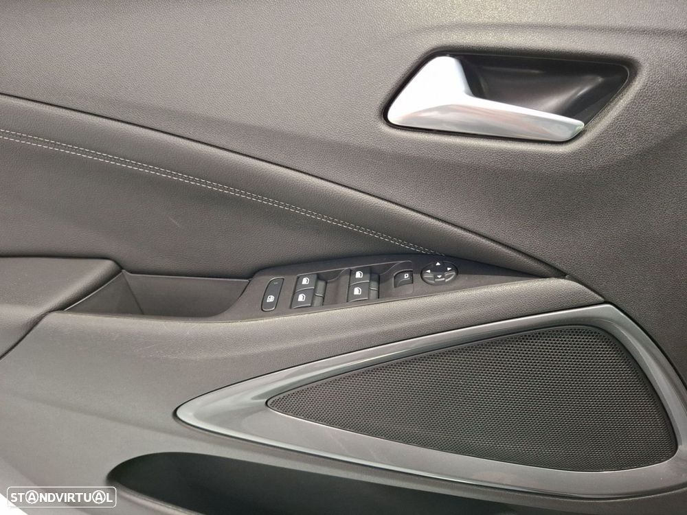 Opel Crossland 1.2 T Elegance - 24