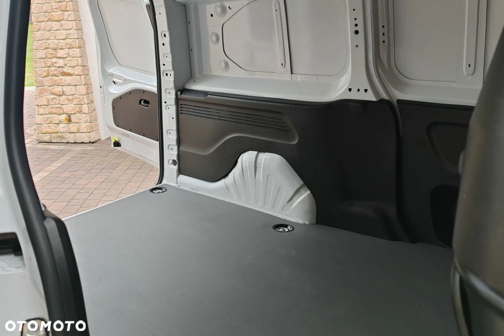 Toyota Proace City - 16
