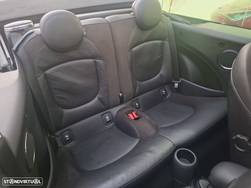 MINI Cabrio Cooper Essential - 36