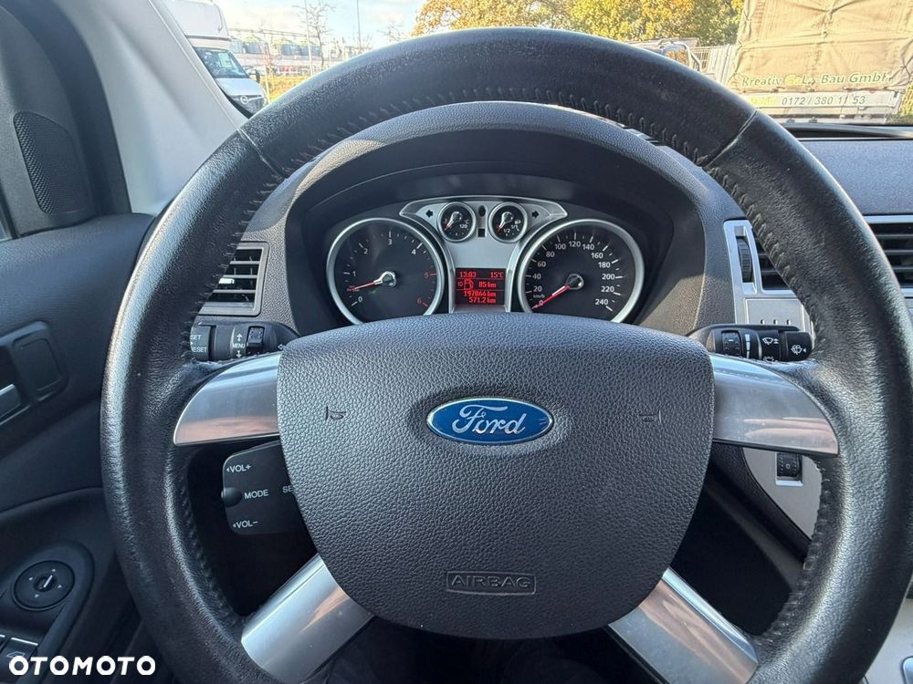 Ford Kuga - 11