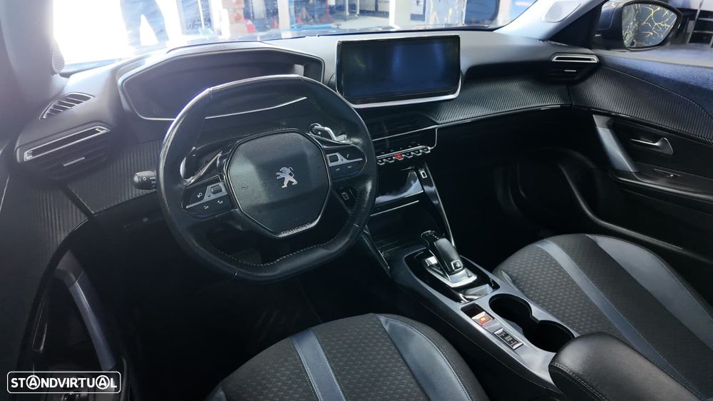 Peugeot 2008 - 11