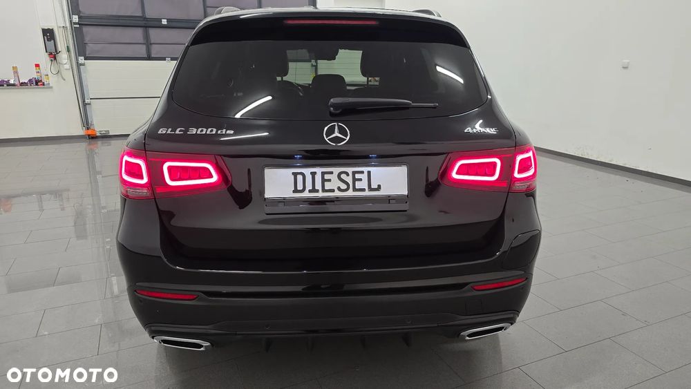 Mercedes-Benz GLC 300 de 4Matic 9G-TRONIC AMG Line Plus - 9