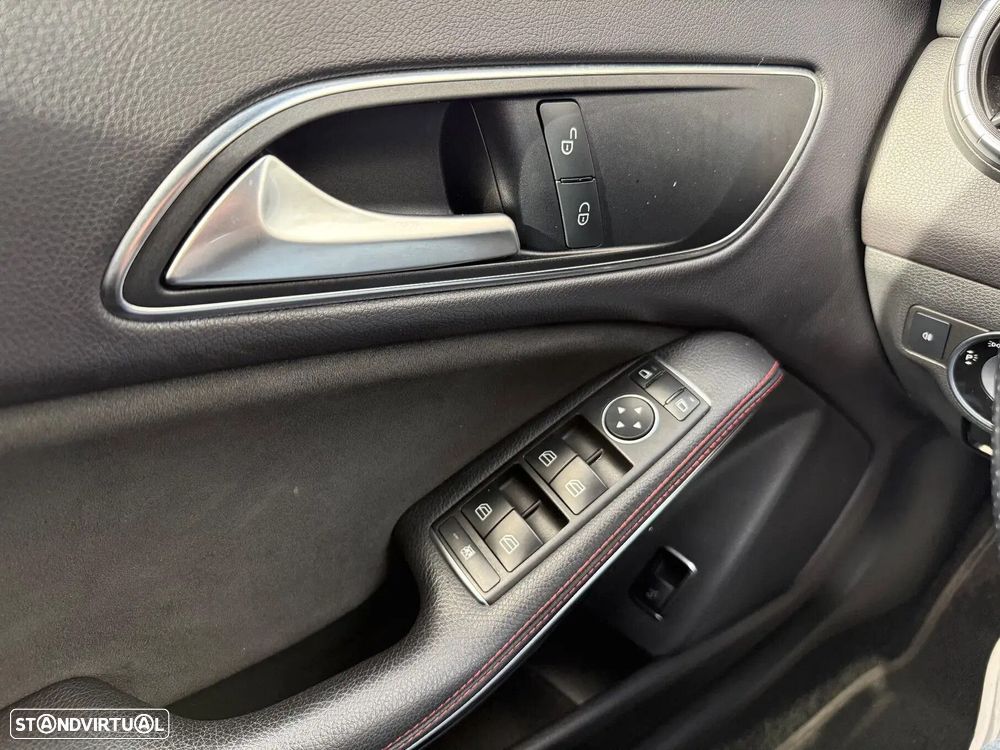 Mercedes-Benz CLA 220 d Shooting Brake AMG Line Aut. - 24