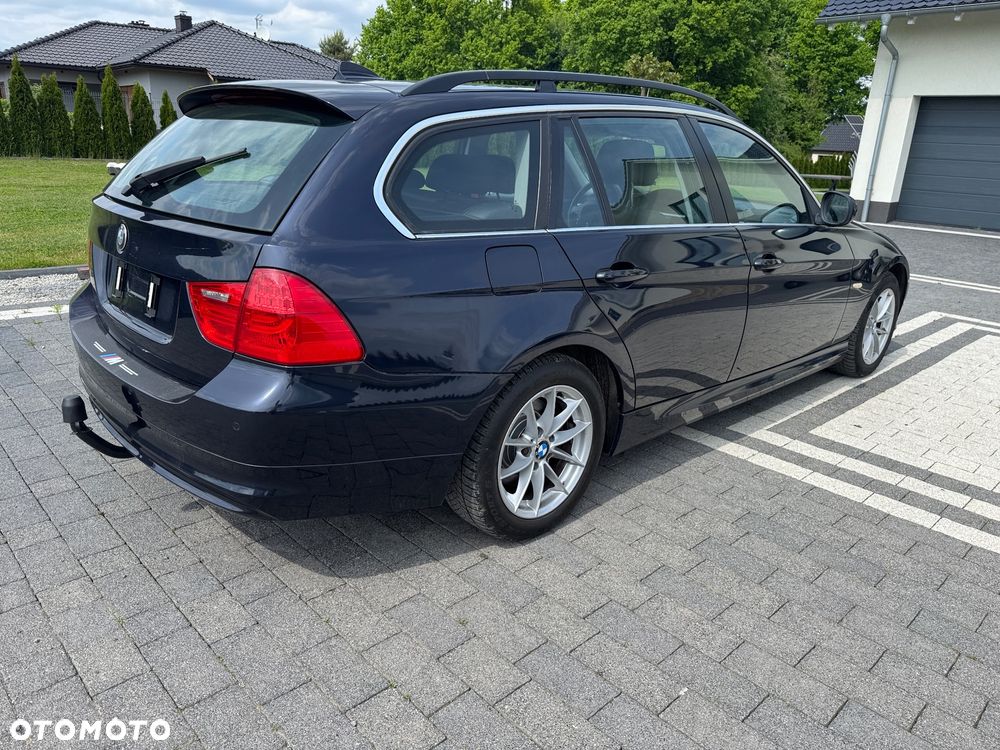 BMW Seria 3 318d DPF Edition Lifestyle - 26