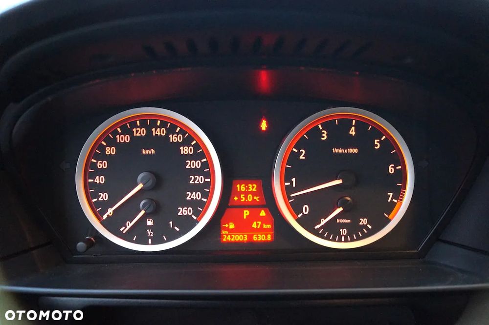 BMW Seria 5 525i - 24