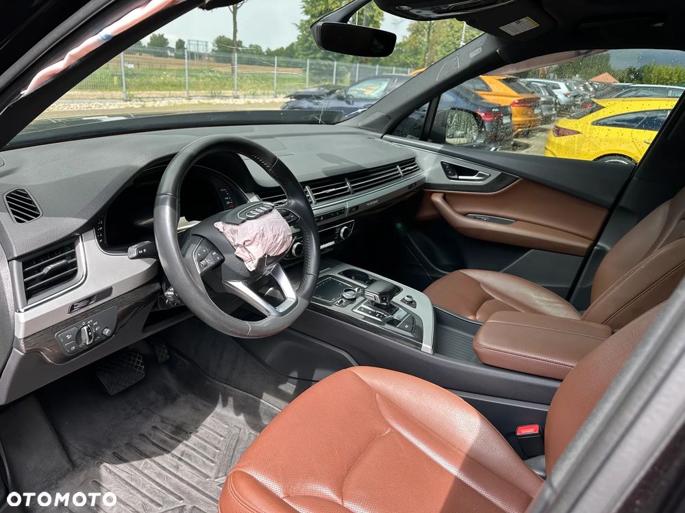 Audi Q7 - 10