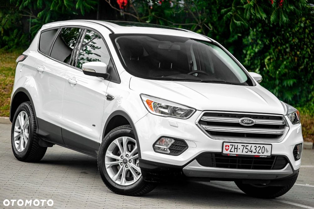 Ford Kuga 1.5 EcoBoost 4x4 Titanium - 4