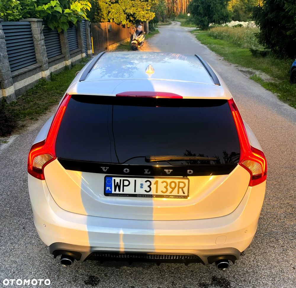 Volvo V60 D4 AWD Geartronic RDesign - 11