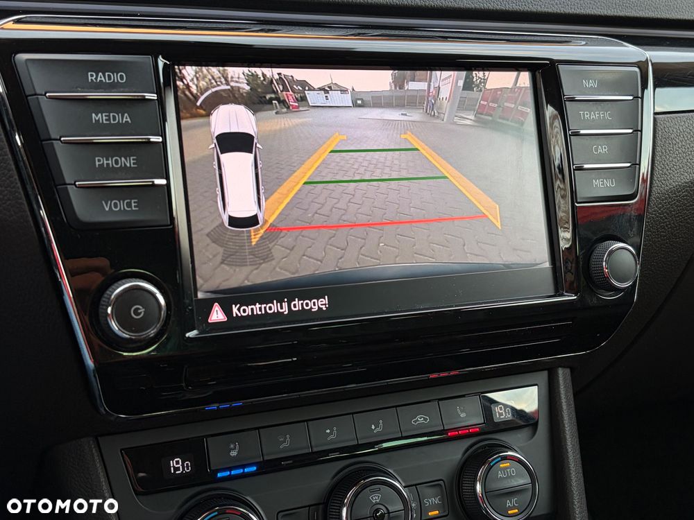 Skoda Superb 2.0 TSI 4x4 DSG L&K - 19