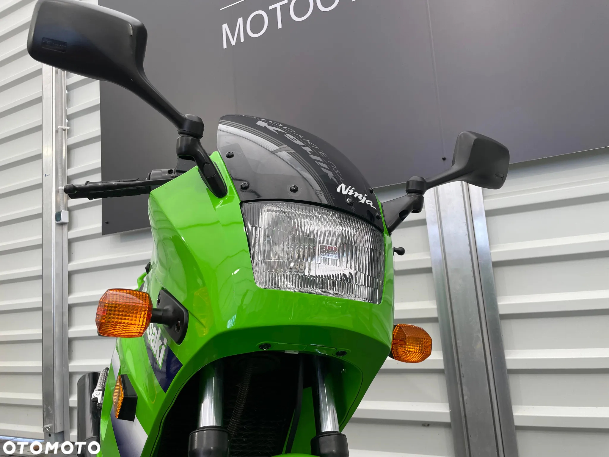 Kawasaki GPX - 12