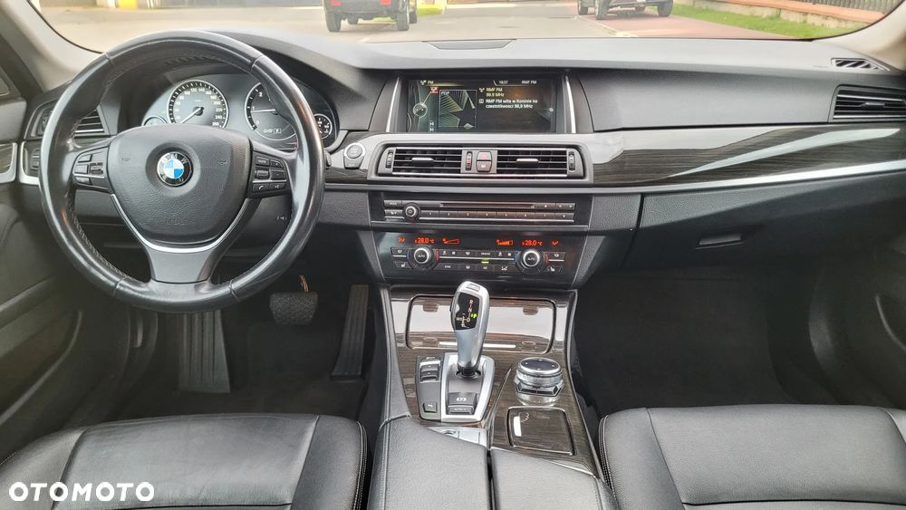 BMW Seria 5 520d Luxury Line - 25