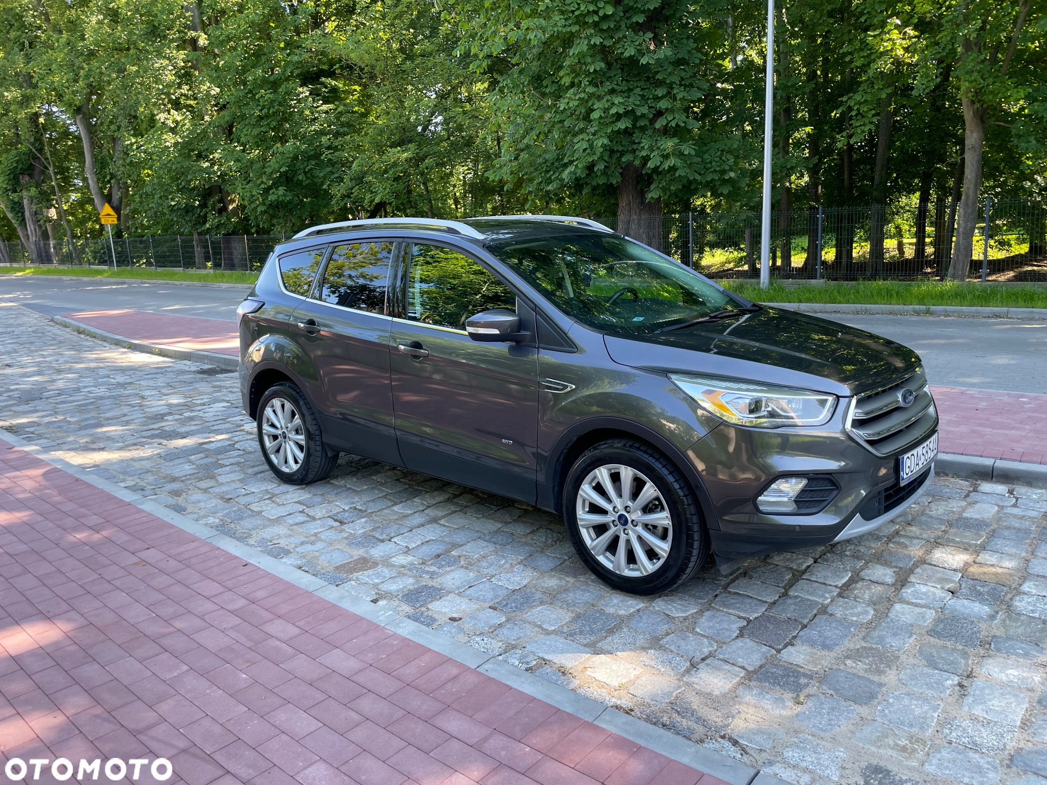 Ford Escape 2.0 EcoBoost AWD Titanium - 18