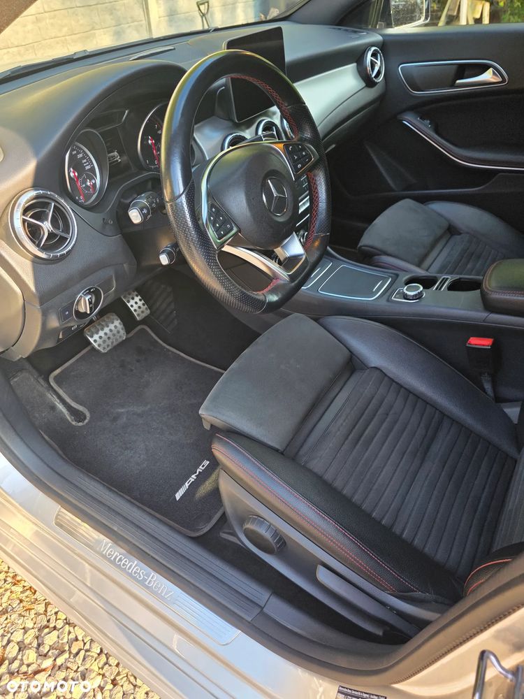 Mercedes-Benz CLA 180 7G-DCT AMG Line - 16
