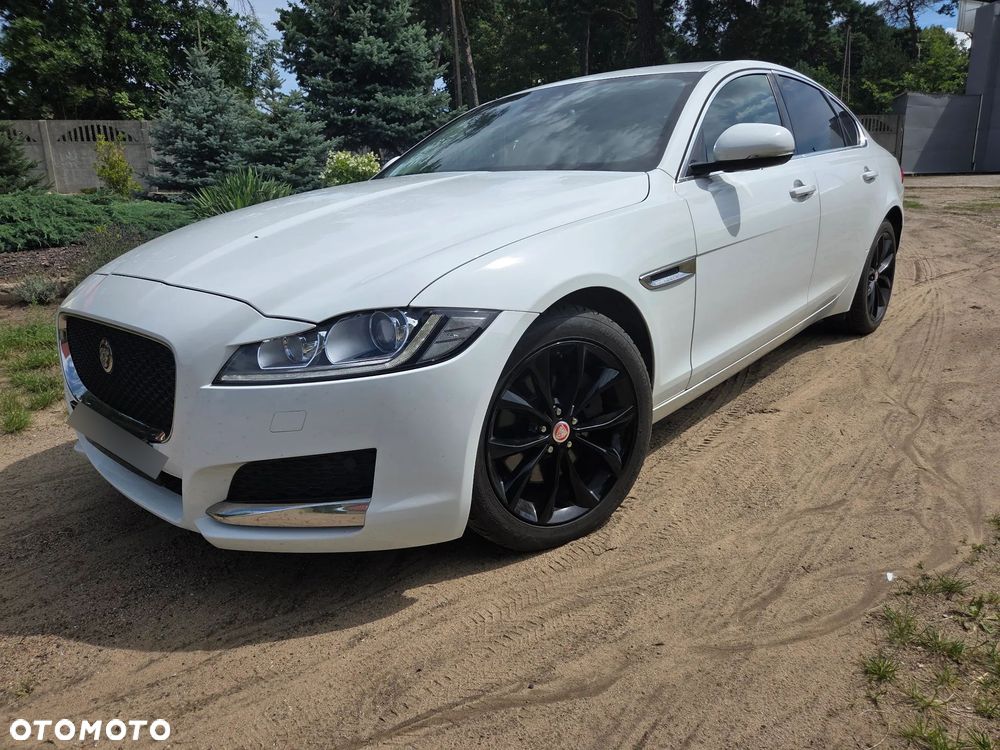 Jaguar XF 2.0 i4D Prestige - 2