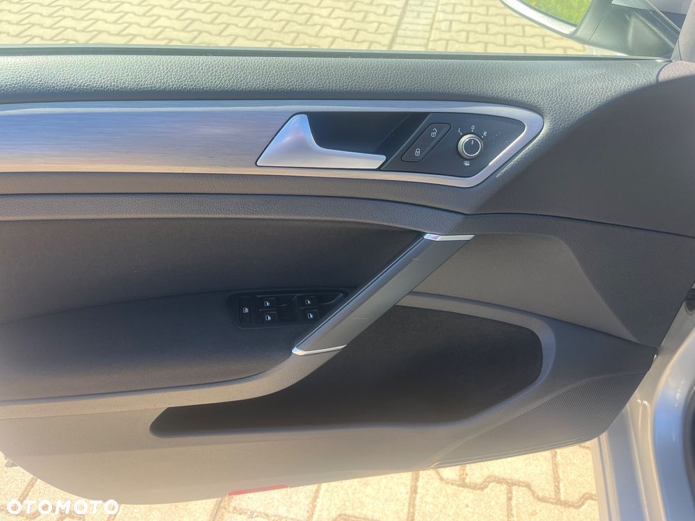 Volkswagen Golf 2.0 BlueTDI Comfortline - 9