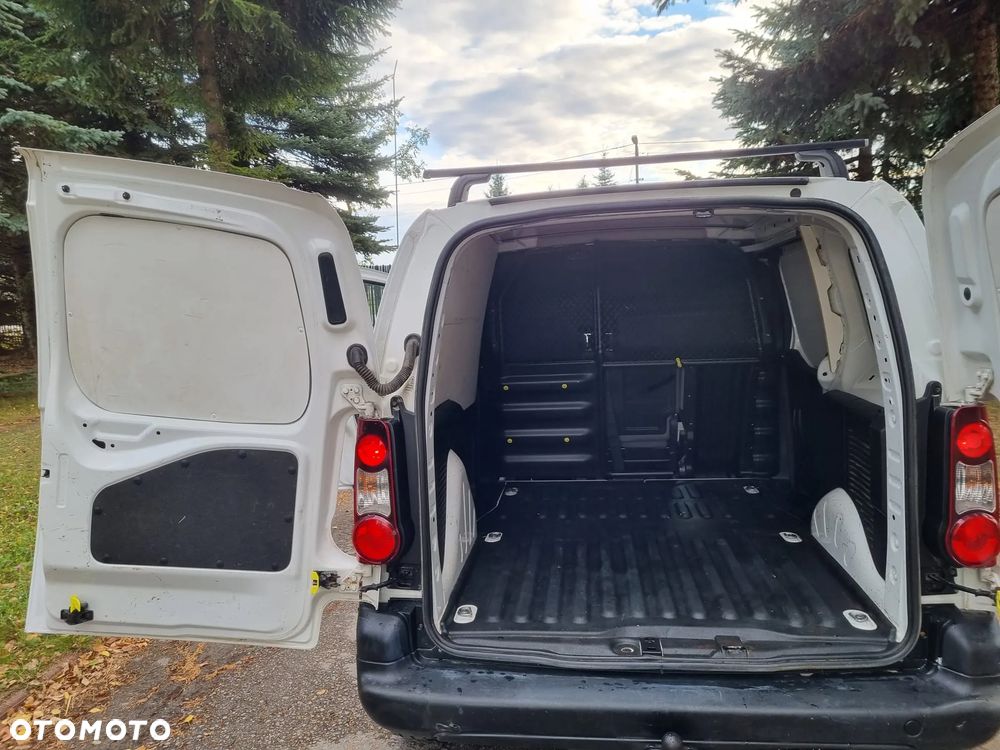 Citroën Berlingo Super Stan Tylko 156 tyś km Klima Hak - 17