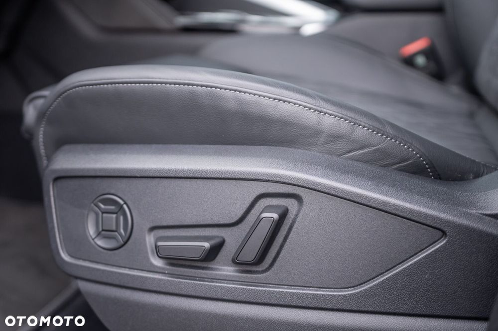 Audi Q5 Sportback - 12