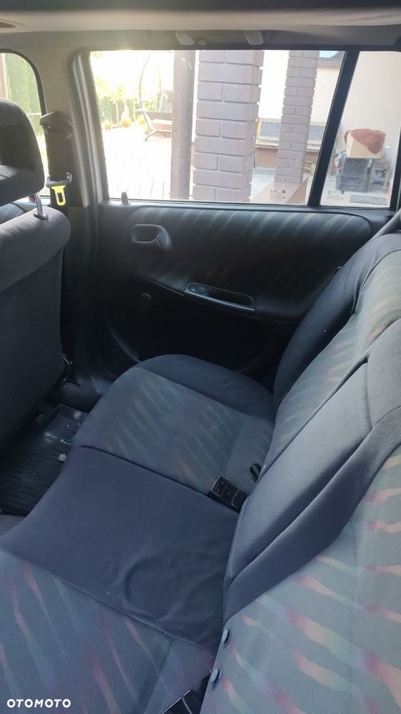 Opel Astra 1.6 16V 100 - 9