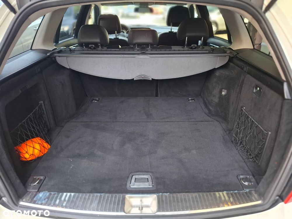 Mercedes-Benz Klasa C 180 BlueEFFICIENCY Avantgarde - 10