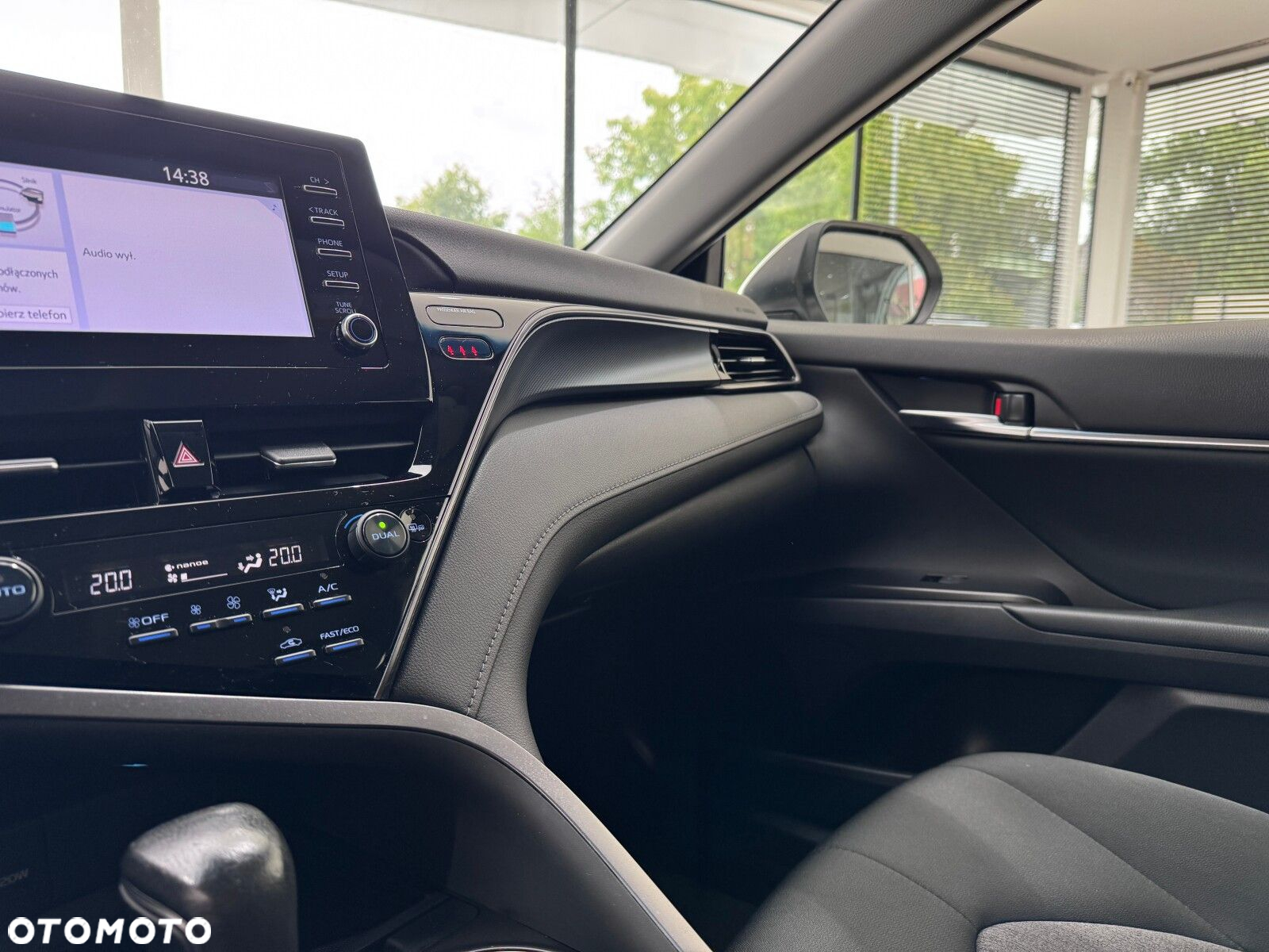 Toyota Camry - 28