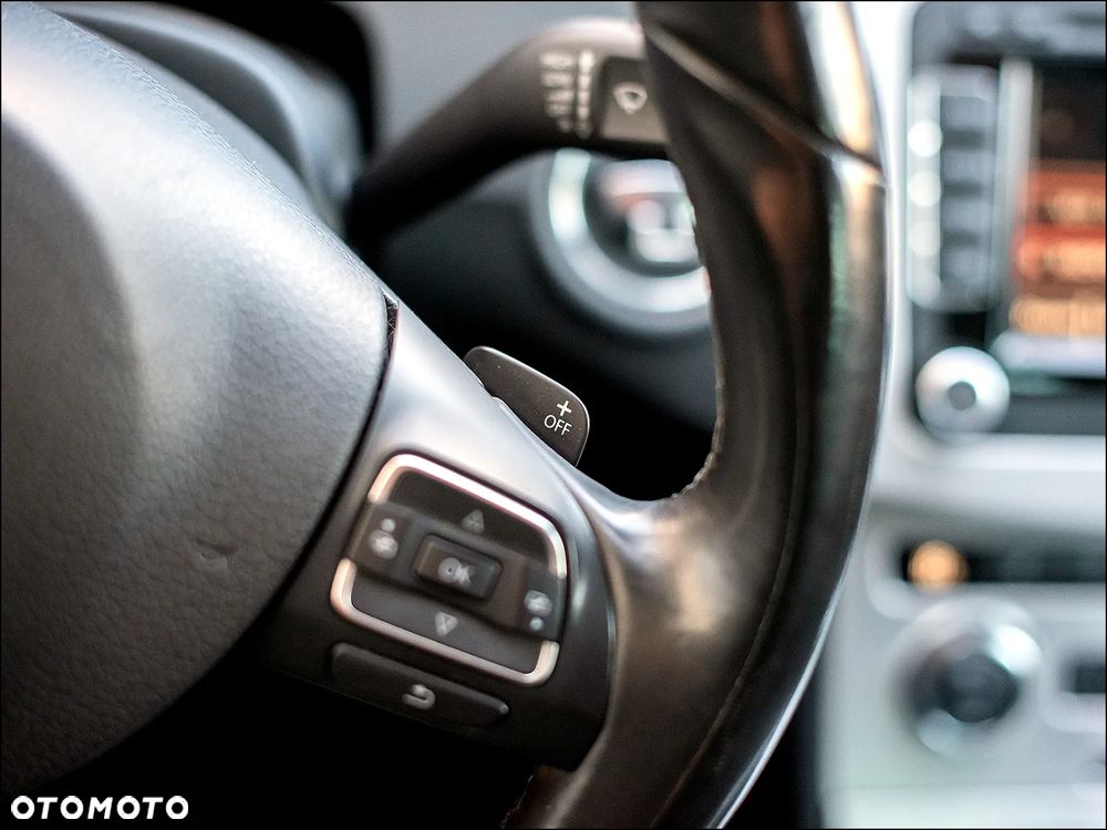 Volkswagen Passat - 20