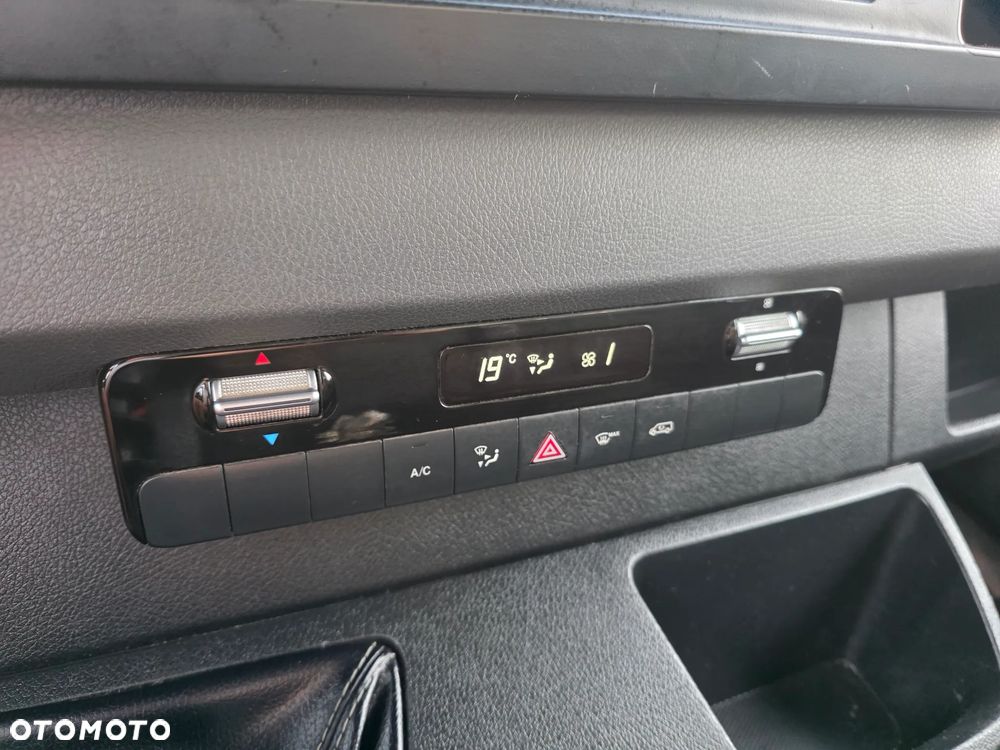 Mercedes-Benz Sprinter - 28
