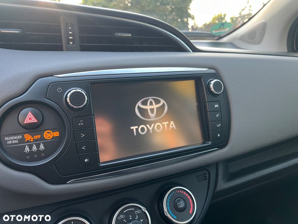Toyota Yaris 1.33 Premium - 24