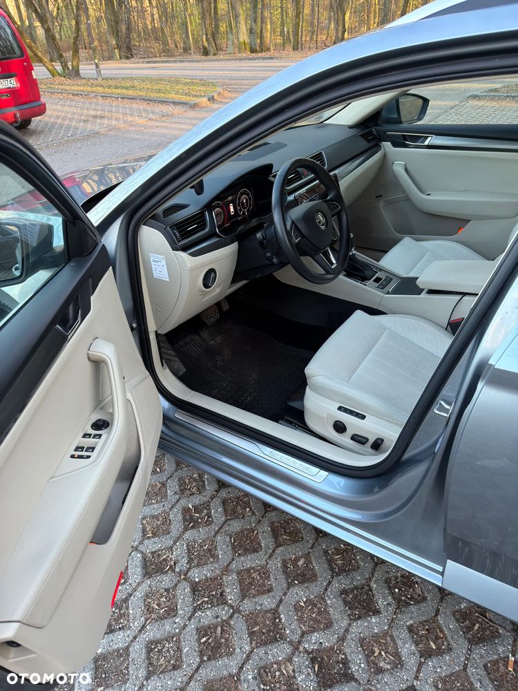 Skoda Superb 2.0 TDI SCR 4x4 Style DSG - 13