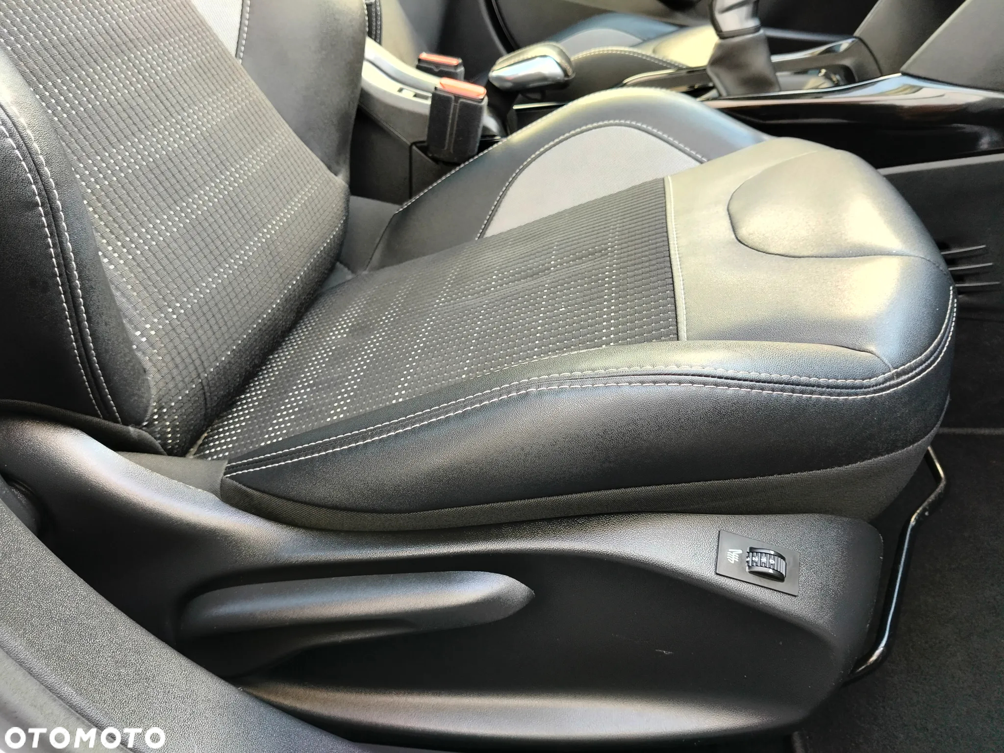 Peugeot 2008 PureTech 110 Stop&Start Allure - 19