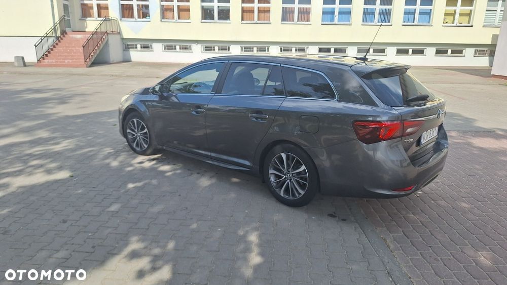 Toyota Avensis - 2