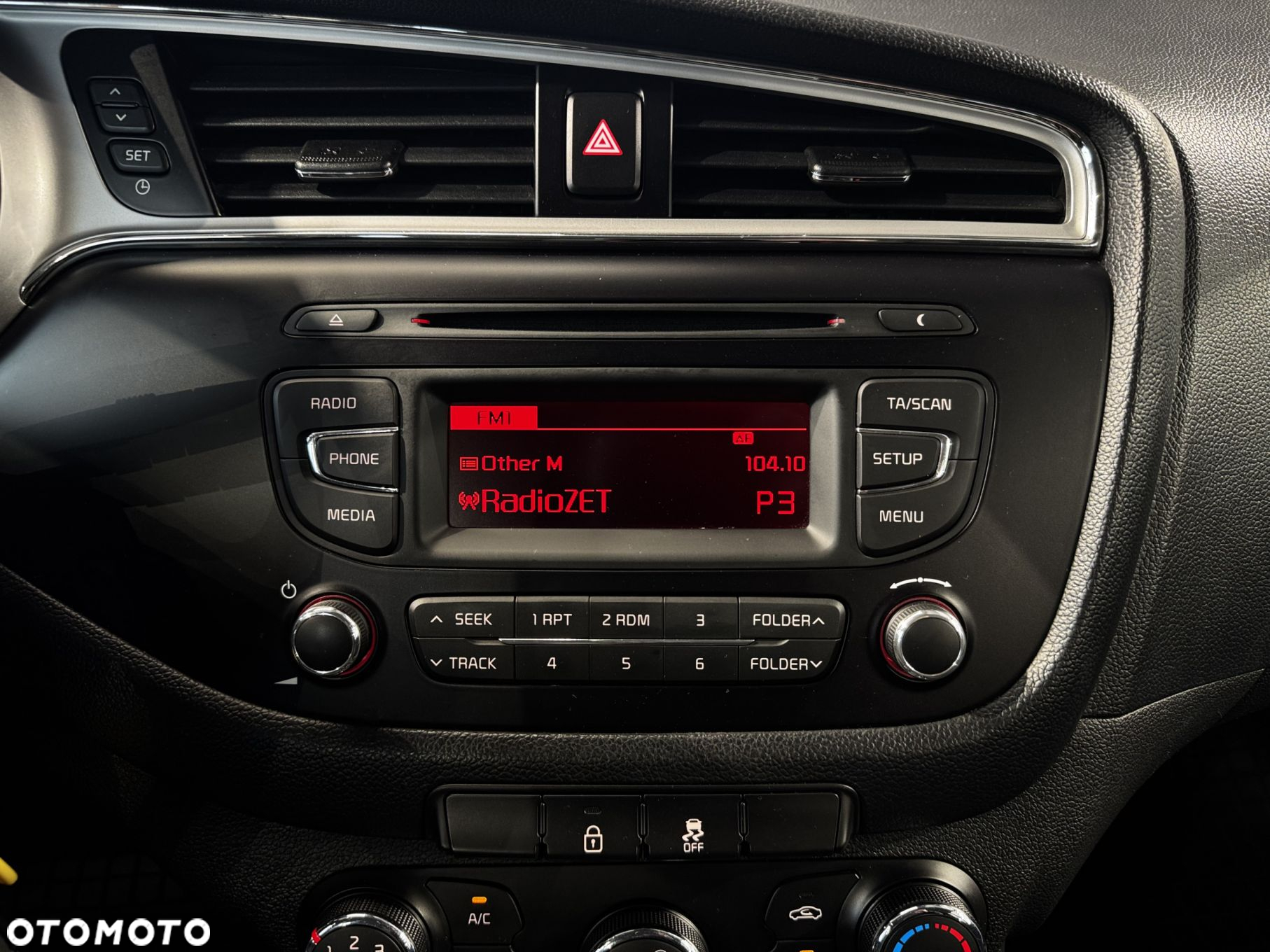 Kia Ceed - 22