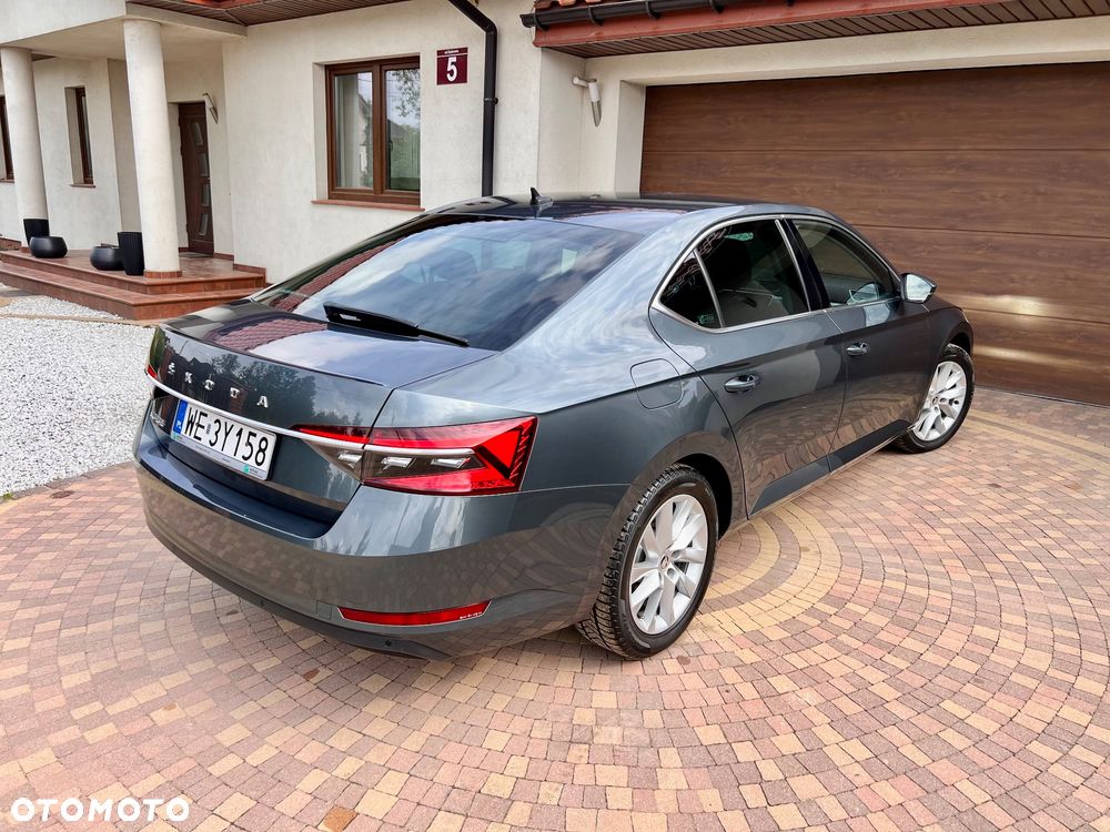 Skoda Superb ver-2-0-tdi-scr-ambition-dsg - 34