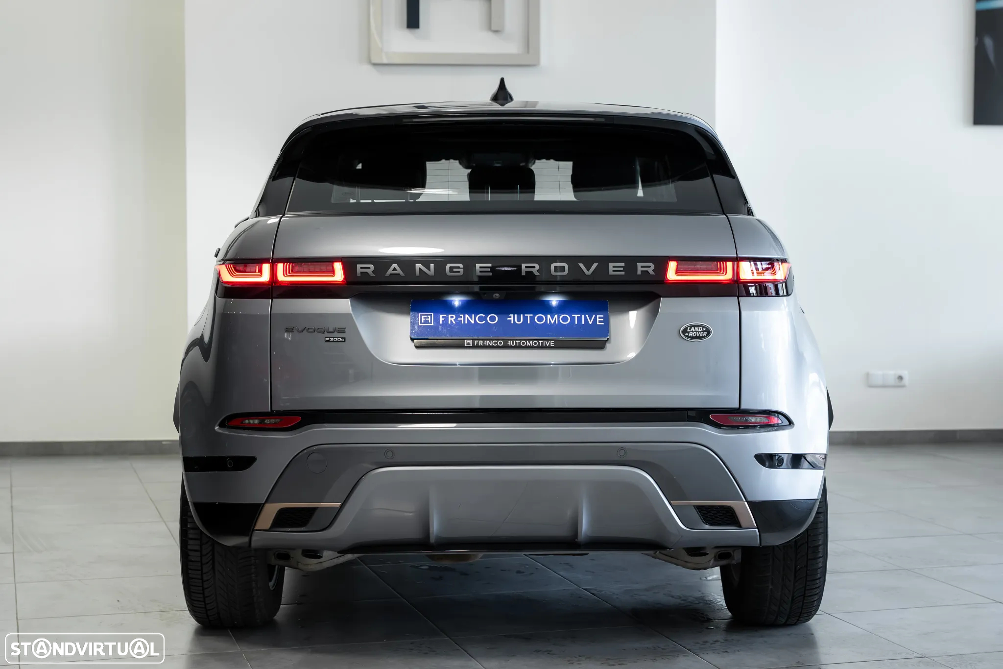 Land Rover Range Rover Evoque 1.5 P300e AWD R-Dynamic Auto - 4