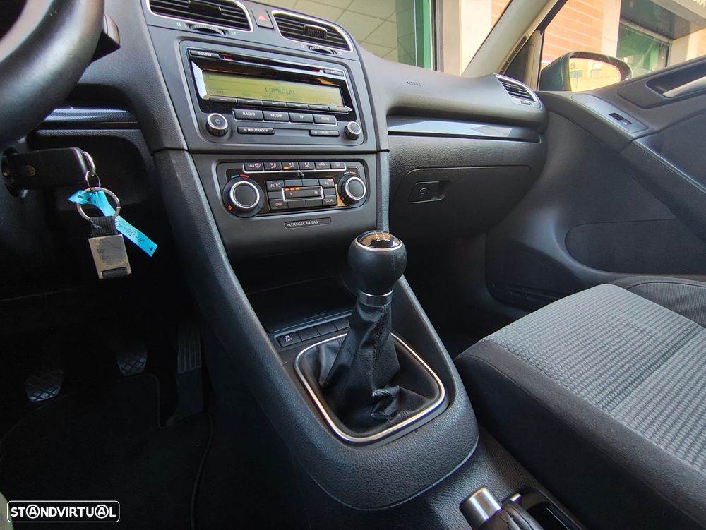 VW Golf 1.6 TDi Confortline - 6