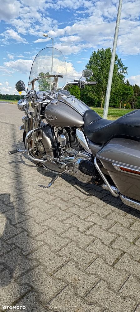 Harley-Davidson Touring Road King - 14