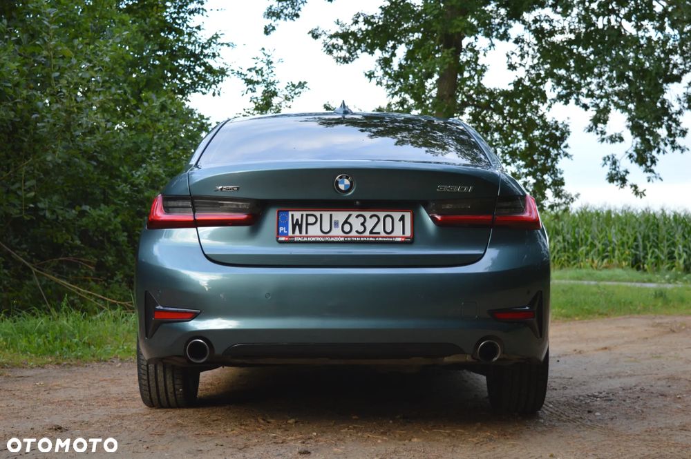 BMW Seria 3 330i - 9
