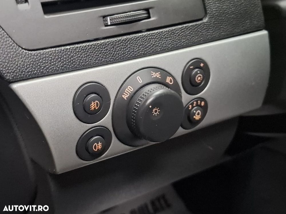 Opel Astra 1.7 CDTI Essentia - 11