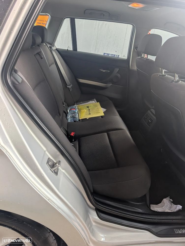 BMW 318 d Dynamic - 6