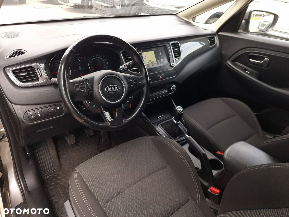 Kia Carens 1.6 GDI L - 10