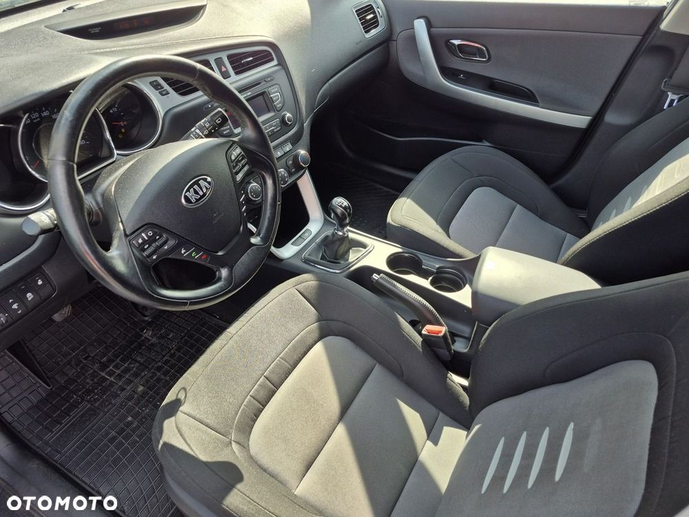 Kia Ceed - 11