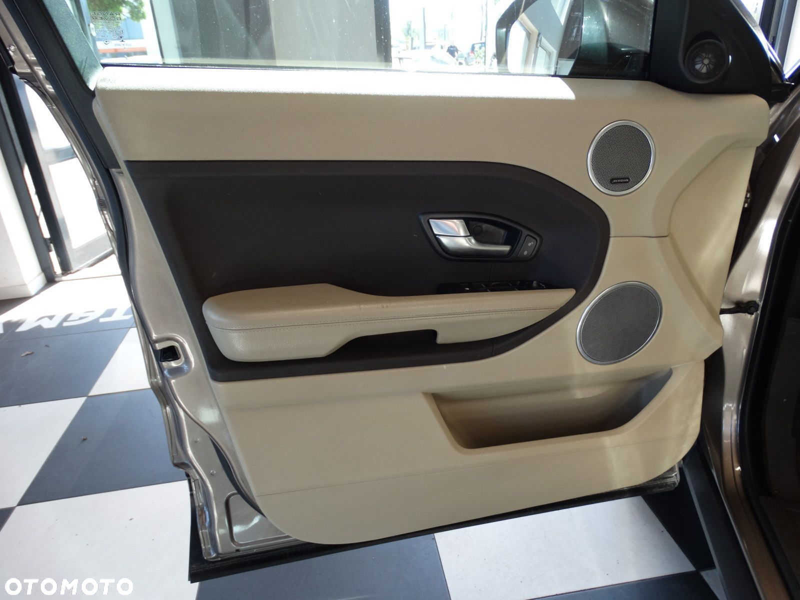Land Rover Range Rover Evoque - 19