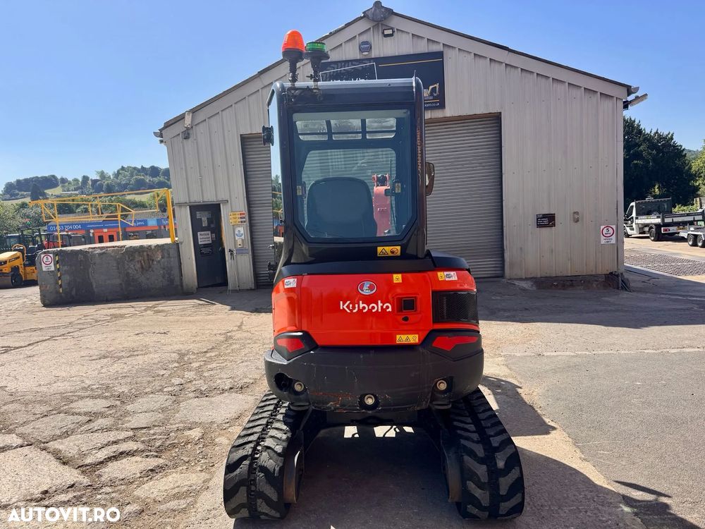 Kubota U27 - 3