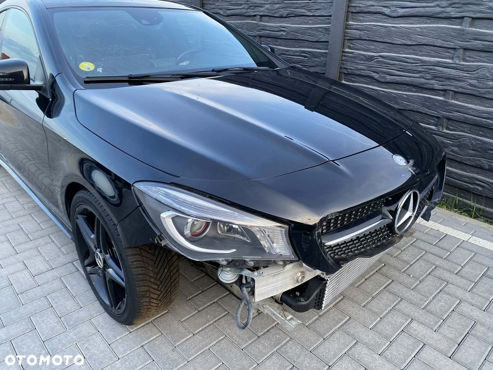 Mercedes-Benz CLA 220 CDI 7G-DCT AMG Line - 25