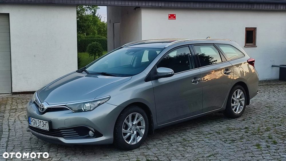 Toyota Auris 1.6 D-4D Premium - 6