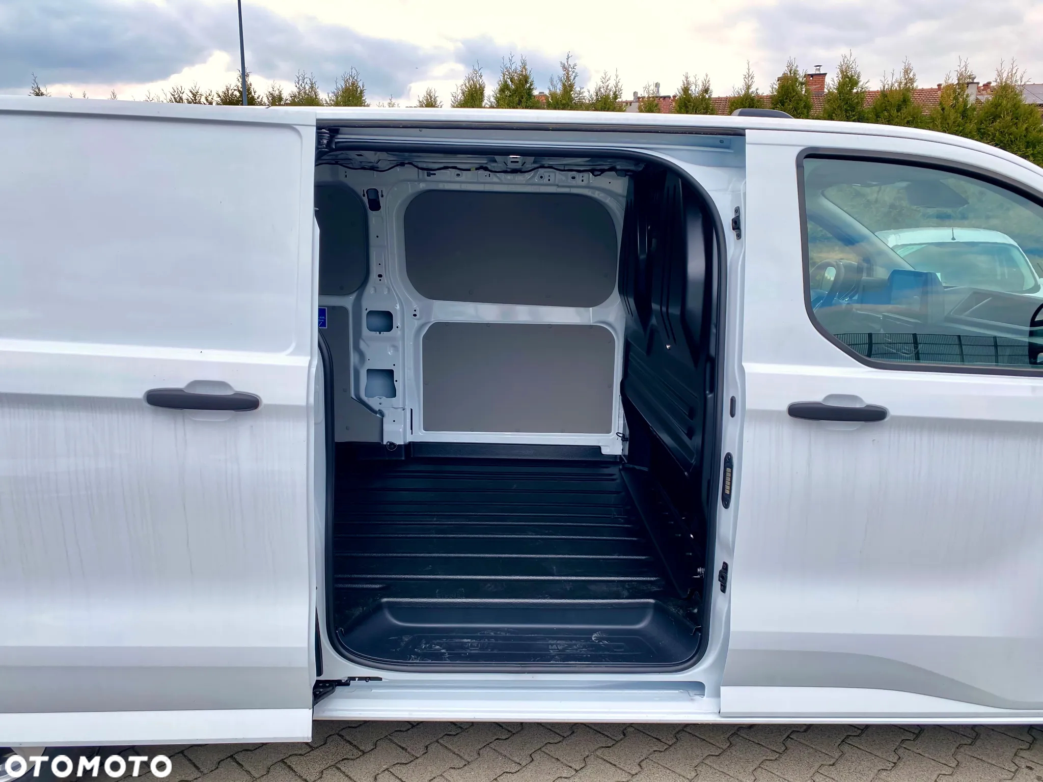 Ford Transit Custom Van TREND L2 - 12