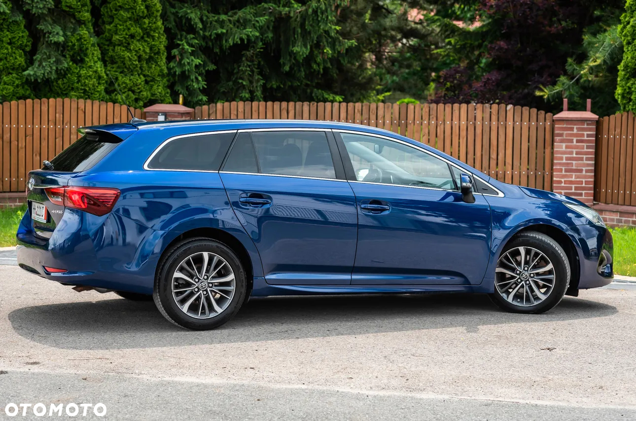 Toyota Avensis 2.0 D-4D Premium - 14