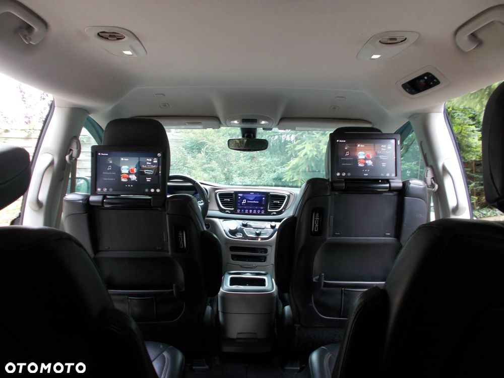 Chrysler Pacifica - 21