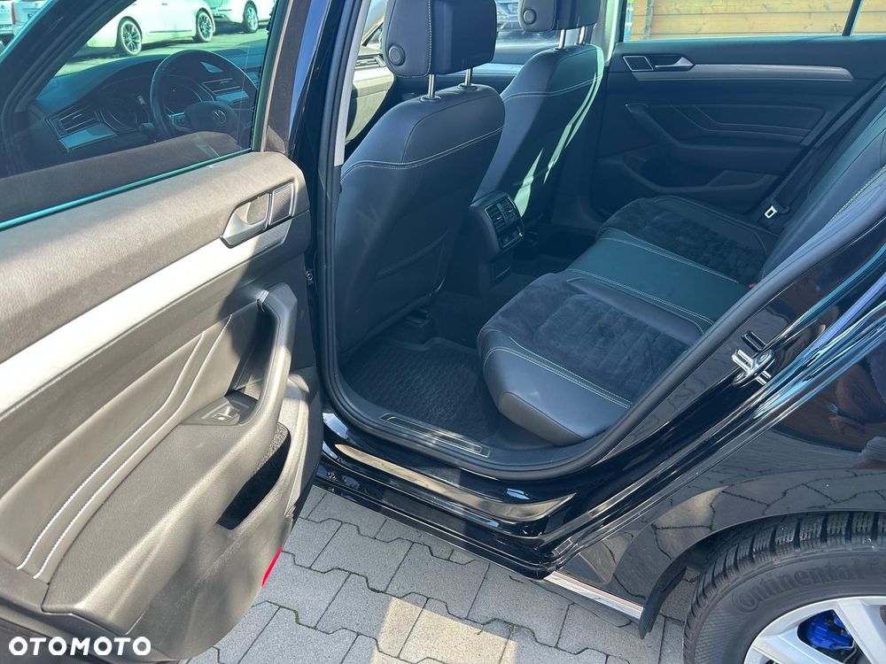 Volkswagen Passat - 20